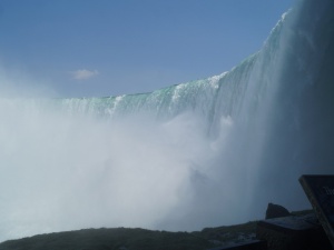 Piękny hołd dla Solidarności. W 40. rocznicę powstania S słynny wodospad Niagara  zostanie podświetlony na biało-czerwono