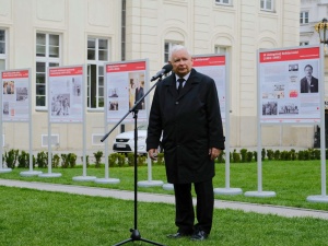 Jarosław Kaczyński na otwarciu wystawy IDS: Mój brat był człowiekiem S w podwójnym tego słowa znaczeniu
