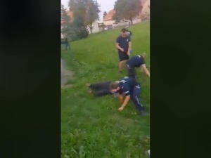 [video] Świdnica: Bandyci rzucili się na policjantów. Jankowski: W tej sytuacji policjanci mieli absolutne prawo użyć broni
