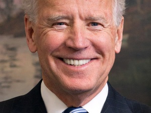 A teraz klaszczcie wy głupie dranie. Czy Joe Biden zapłaci spadkiem poparcia wyborców za brak szacunku do amerykańskich żołnierzy?