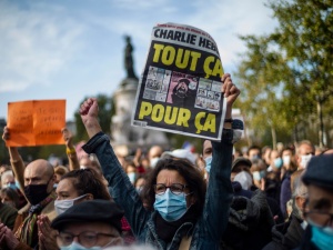 Francja: Policja zatrzymała 15 osób w sprawie bestialskiego zabójstwa nauczyciela historii