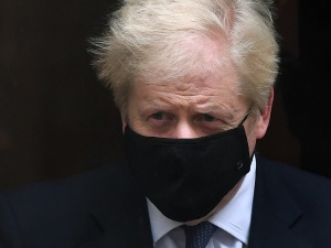 Premier Boris Johnson ogłosił całkowity lockdown Anglii