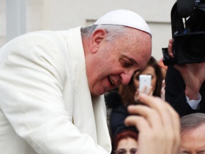 Papież na Wszystkich Świętych: Wybrać czystość, cichość i miłosierdzie to znaczy iść pod prąd
