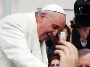 Papież: Niech Różaniec do granic nieba w Polsce wyjedna dar pojednania