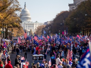 Wielki marsz zwolenników Trumpa w Waszyngtonie. Demonstrujący mówią o wyborczym fałszerstwie