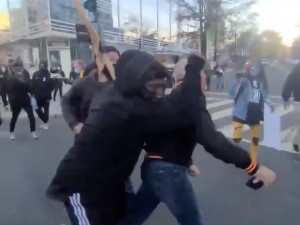 [video] Brutalne ataki Antify. Wstrząsające obrazy z USA. Donald Trump komentuje