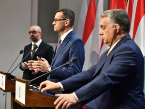 Morawiecki w Budapeszcie: rozporządzenie dotyczące tzw. praworządności grozi rozpadem UE 