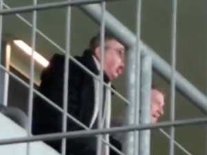 [Video] „VAR, VAR, Ty ch***”. Szokujące okrzyki prezesa Cracovii. Wśród obrażających... poseł PO!