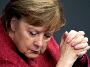 Merkel: Staramy się znaleźć sposób do odblokowania weta Polski i Węgier