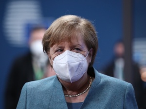 Merkel: Ciężko pracowaliśmy nad kompromisem z Polską i Węgrami