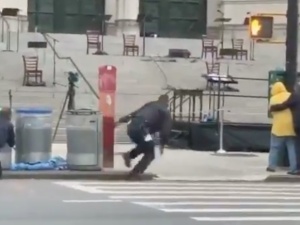 [Video] Policja postrzeliła napastnika w nowojorskiej katedrze Św. Jana Bożego