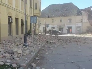 Nie żyje dziecko. Miasto jest zniszczone, to katastrofa. Dramatyczne skutki trzęsienia ziemi w Chorwacji 