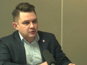 Przewodniczący Rady Miejskiej w Łodzi [KO] zachęca do korzystania z siłowni: Nadszedł czas obywatelskiego nieposłuszeństwa