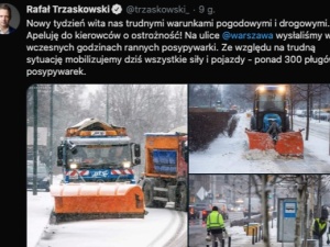 Prezydent Warszawy publikuje zdjęcia piaskarek z zeszłego roku?