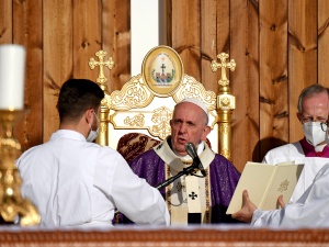 Franciszek w Irbilu: Dziś mogę zobaczyć i dotknąć własnymi rękami, że Chrystus żyje i działa w tym świętym i wiernym ludzie