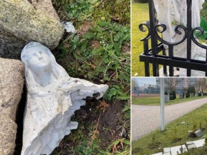 W Koszalinie urwano głowę figurze Matki Boskiej