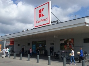 Niemieckie sklepy Kaufland będą czynne w każdą niedzielę. Sieć wprowadza usługi pocztowe