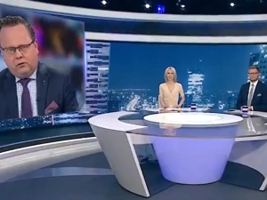 [Video] Gorąco w TVP Info. Magdalena Ogórek: Przeprosi pan katolików?. Nie mazałem żadnych kościołów!