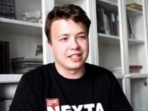 Białoruś. Aresztowany Pratasiewicz w wywiadzie dla państwowej TV „demaskuje” opozycję; krytykuje m.in. Polskę