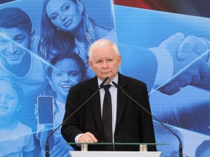 Posiedzenie klubu PiS, Kaczyński  zganił koalicjantów. Wytknął ich palcem przed wszystkimi