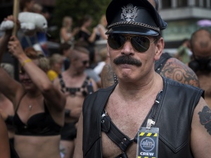 EURO? Onet: „Wojna ideologiczna o prawa LGBT”. Niemcy zamienią mecz z Węgrami w Love Parade? 