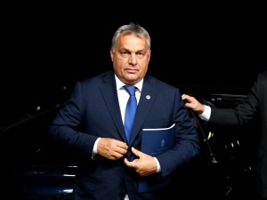 Na dyktat Brukseli Węgrzy odpowiadają referendum. Jest decyzja Orbana