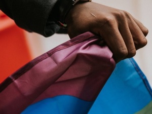 Je.ać PiS. Je.ać PiS. Internauta opublikował film dokumentujący nienawiść na marszu równości w Gdańsku. Profil LGBT z Bremy podał dalej jako przykład współpracy miast