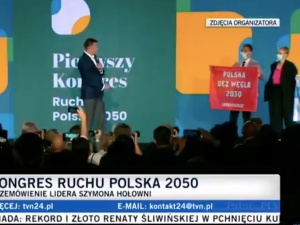 Tego Hołownia się nie spodziewał. Greenpeace wtargnął na kongres Polski 2050. „Polska bez węgla 2030” [WIDEO]