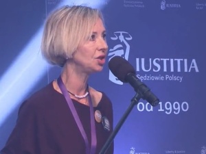 [VIDEO] Przedstawicielka politycznego KOD na gali apolitycznych sędziów Iustitii - Jesteśmy naczyniami połączonymi