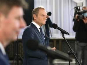 [video] Gorąco na konferencji prasowej Tuska. M. Kłeczek do szefa PO: Czemu Platforma chce wyprowadzić Polskę z Unii?