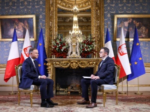 Prezydent we Francji: w relacjach o konflikcie Polski i Brukseli jest wiele kłamstwa