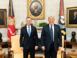 Donald Trump otrzyma odznaczenie od polskiego prezydenta? Poseł Solidarnej Polski złożył wniosek