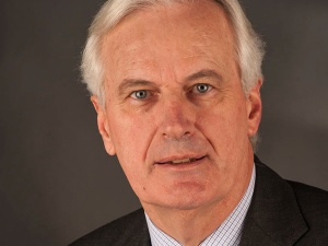 Michel Barnier: „Trzeba zatrzymać migrację; cała [francuska] klasa polityczna jest po stronie Polaków”