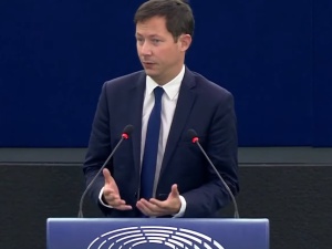 Francuski eurodeputowany: „Jeśli nie pomożemy Polsce, to nie będziemy mieli przyszłości. Polska broni całej Europy”