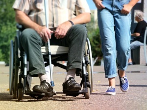 Wsparcie dla osób niepełnosprawnych w poszukiwaniu opiekunów i zatrudnianiu pracowników – projekt ustawy Ordo Iuris