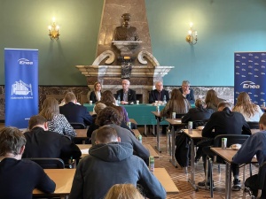 W Kielcach ponad pięćdziesięciu uczniów przystąpiło do finału Wojewódzkiego Konkursu Wiedzy o NSZZ „Solidarność”