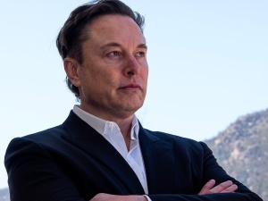 Elon Musk wśród setek ekspertów apelujących o zawieszenie prac nad sztuczną inteligencją. „Zagrożenie dla ludzkości”
