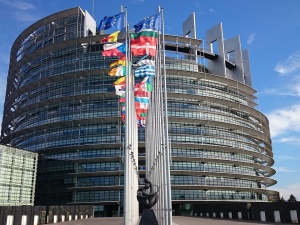 Prawy Sierpowy: Wielki strach Lewicy przed zjednoczoną Prawicą w UE