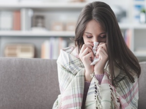 Walka z przeziębieniem - czy da się je zwalczyć w jeden dzień? Domowe sposoby i nie tylko