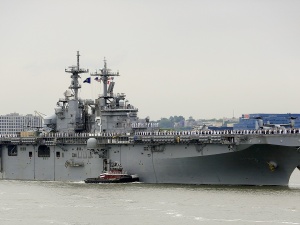 Dwa duże okręty desantowe USA z marines na pokładzie, w tym śmigłowcowiec typu Wasp weszły na Bałtyk