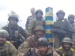 [video] Panie prezydencie, melduję... Obwód charkowski: Wojska Ukrainy dotarły do granicy z Rosją. Przywrócono znak graniczny