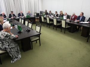 Wniosek o uchylenie immunitetu marszałka Grodzkiego. Senacka komisja podjęła decyzję