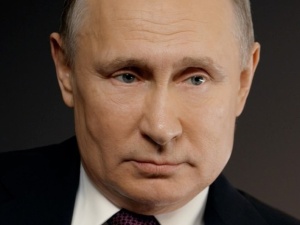 Putin boi się o swoje życie? Nosi specjalne rękawiczki