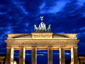 Niemieckie media: Niemcy mogą przyczynić się do umocnienia władzy PiS