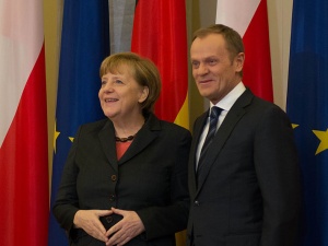Donald Tusk cierpi na zaawansowaną chorobę sierocą po Merkel [Video]
