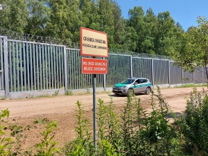 „Białoruskie służby specjalistycznymi narzędziami forsują zabezpieczenia na granicy”. Zaskakujące informacje 