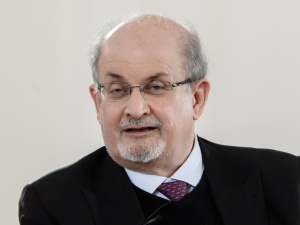 Atak na Salmana Rushdie. Są nowe informacje 