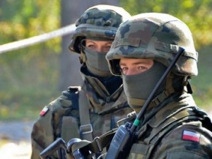 CBOS: Większość Polaków za zwiększeniem wydatków na obronność