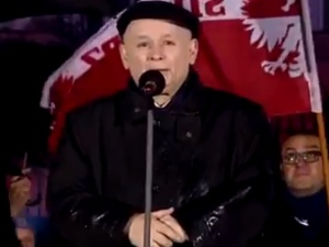 [video] Kaczyński na Krakowskim Przedmieściu: Jestem przekonany, że 10 kwietnia 2018 roku pomniki staną