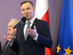 IBRIS: Andrzej Duda ponownie na szczycie rankingu zaufania do polityków. Trzeci... Donald Tusk